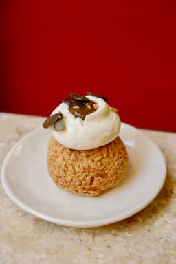 Chou Praliné  - Image 1